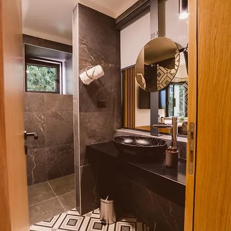 Boutique Anoma 4*