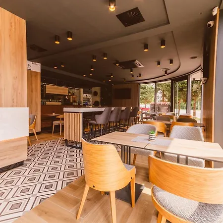 Boutique Anoma 4*